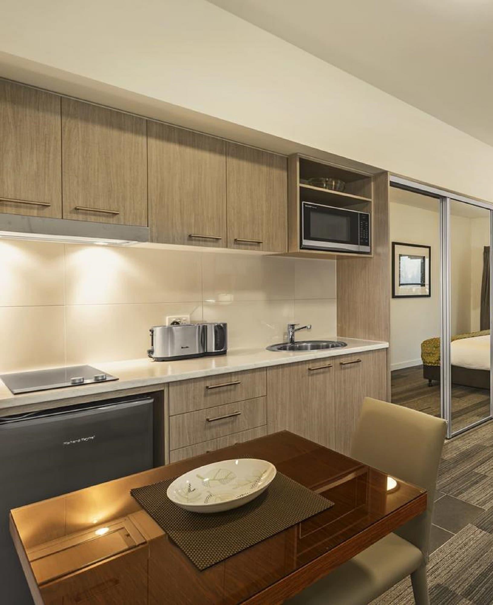 Quest Melbourne Airport Aparthotel Buitenkant foto