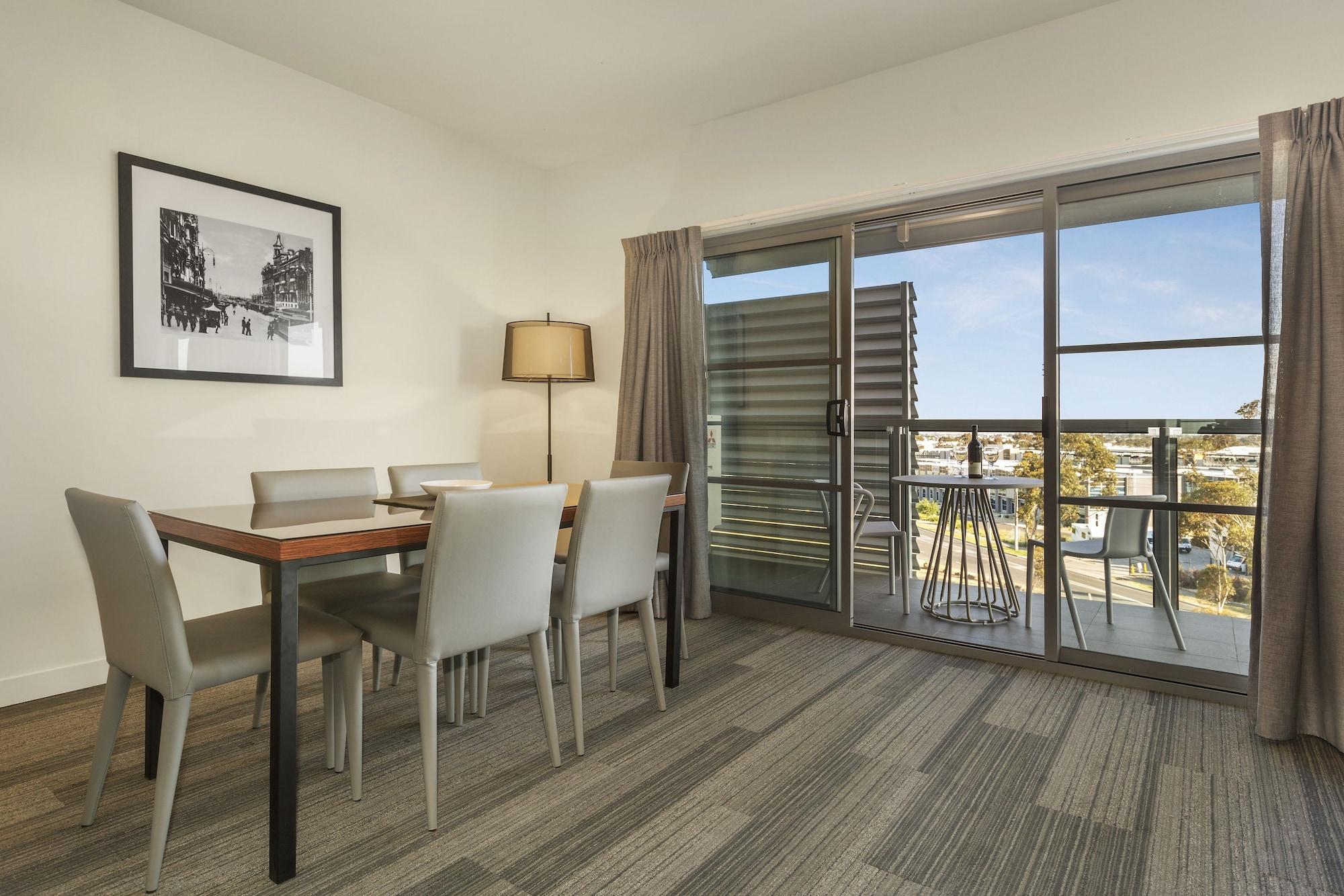 Quest Melbourne Airport Aparthotel Buitenkant foto