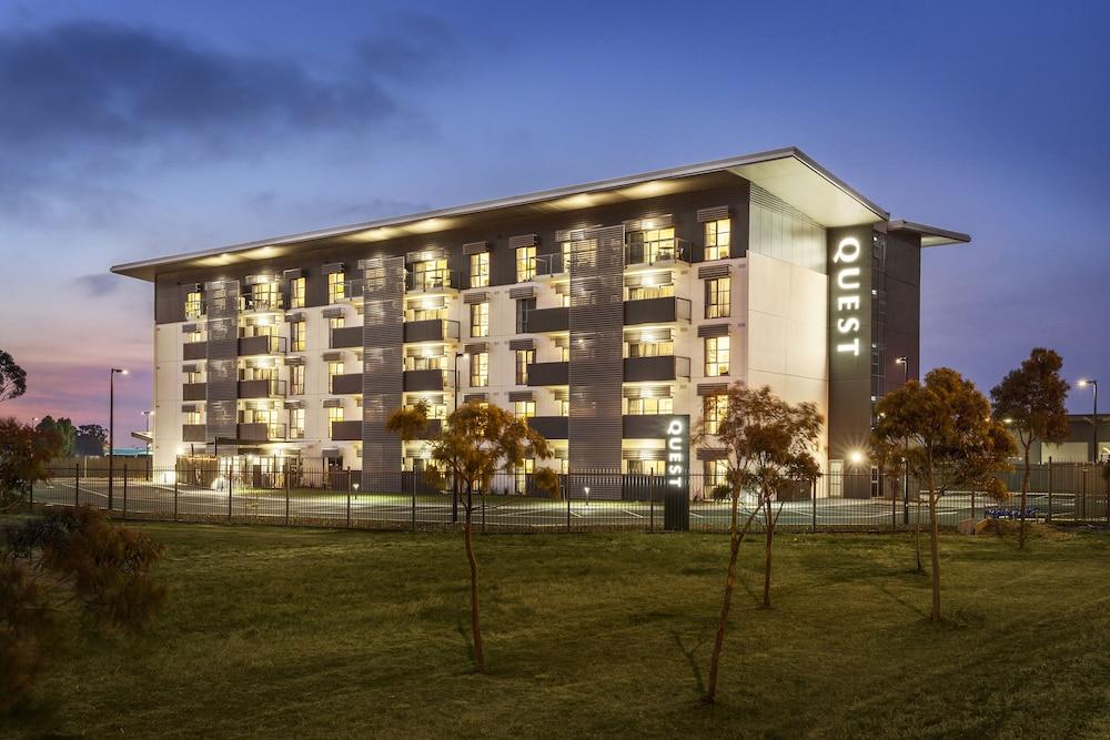 Quest Melbourne Airport Aparthotel Buitenkant foto