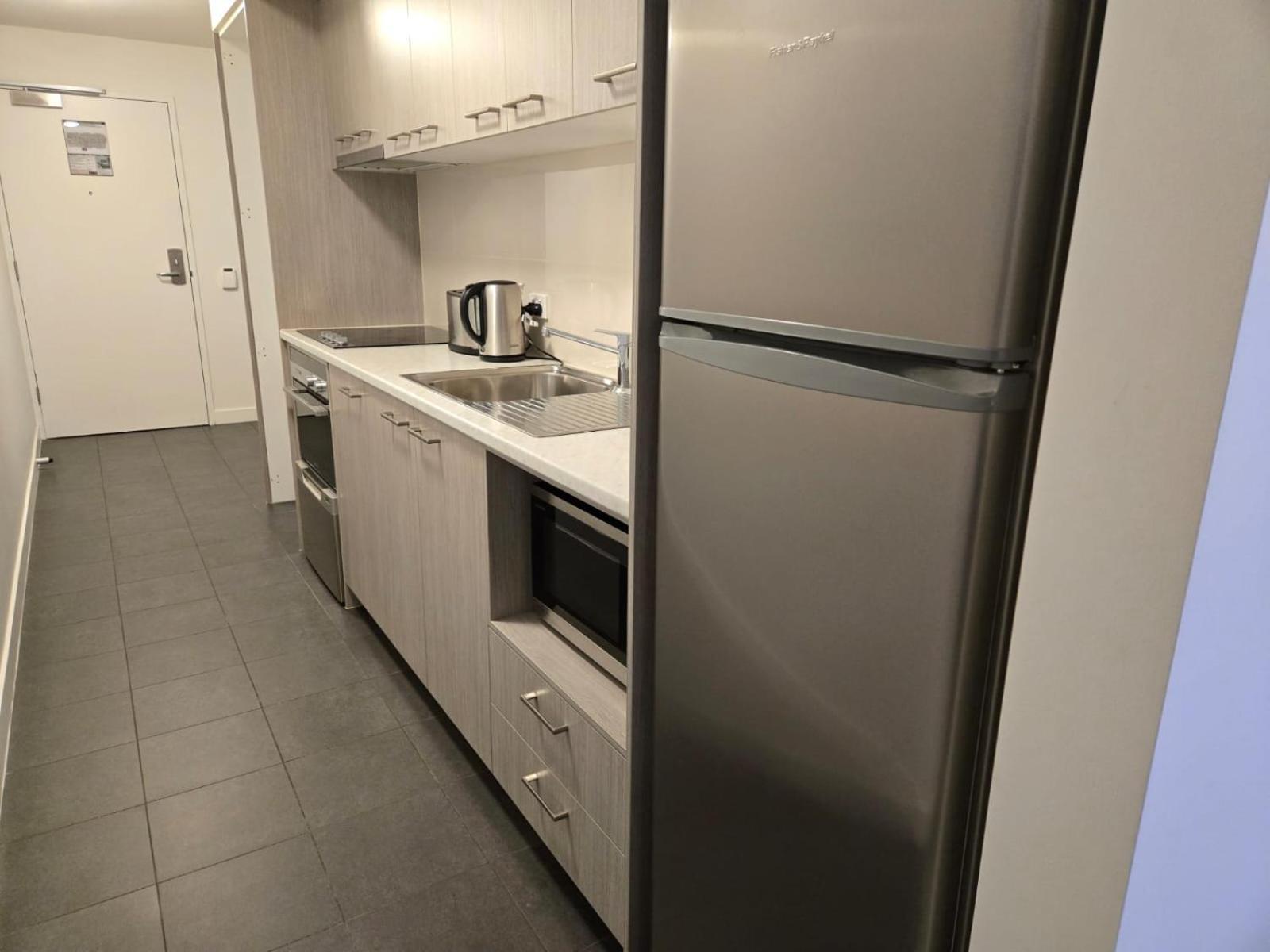 Quest Melbourne Airport Aparthotel Buitenkant foto