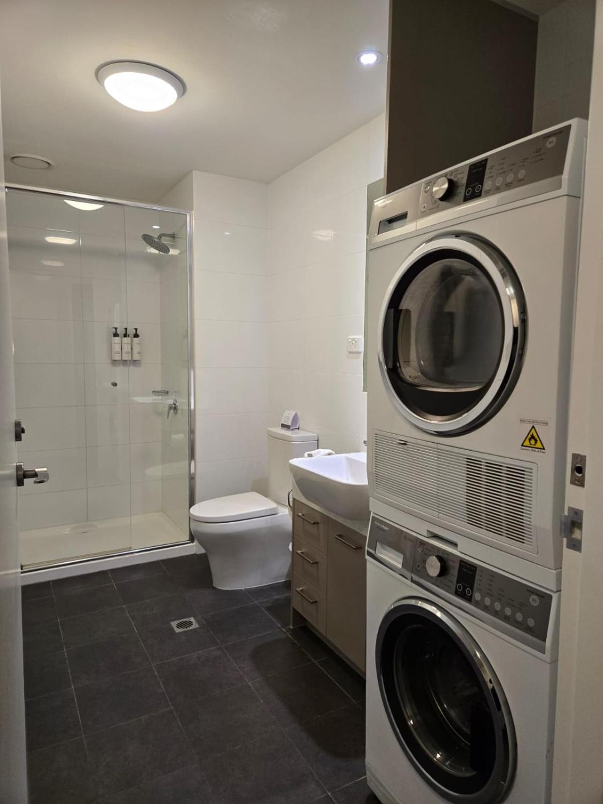 Quest Melbourne Airport Aparthotel Buitenkant foto