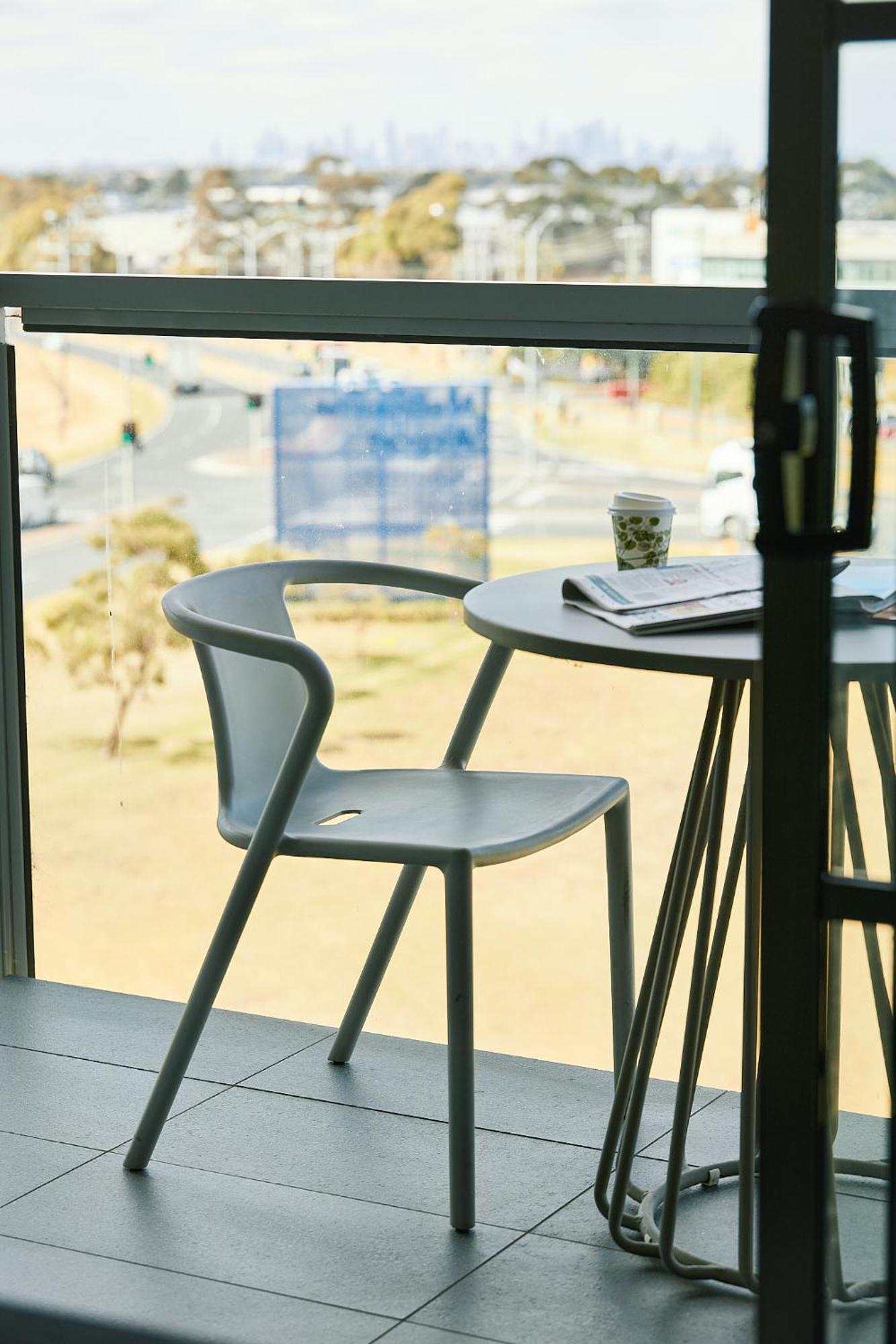 Quest Melbourne Airport Aparthotel Buitenkant foto