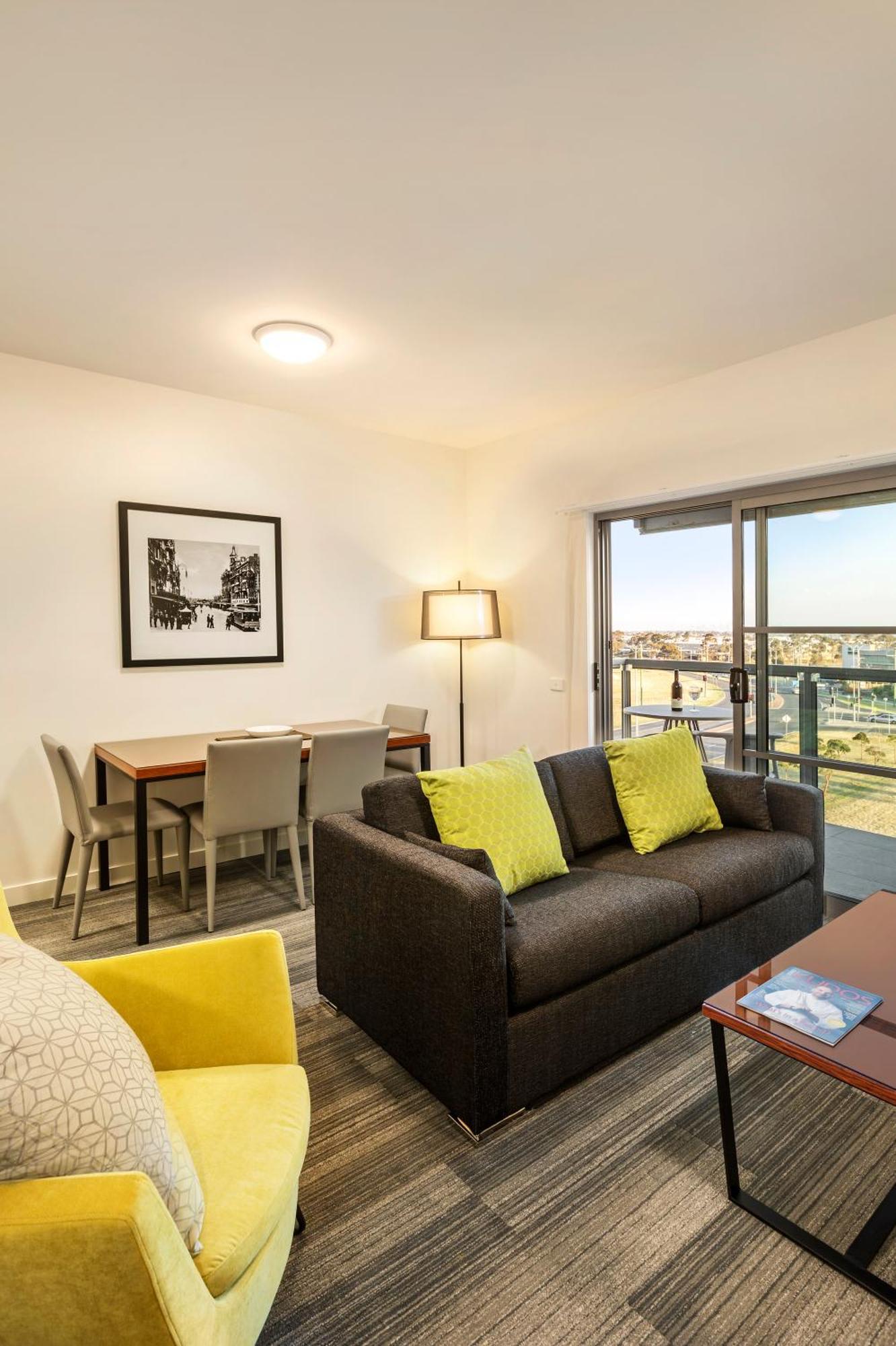 Quest Melbourne Airport Aparthotel Buitenkant foto