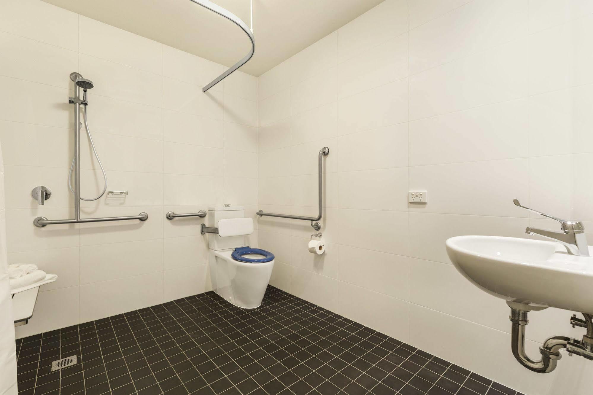 Quest Melbourne Airport Aparthotel Buitenkant foto